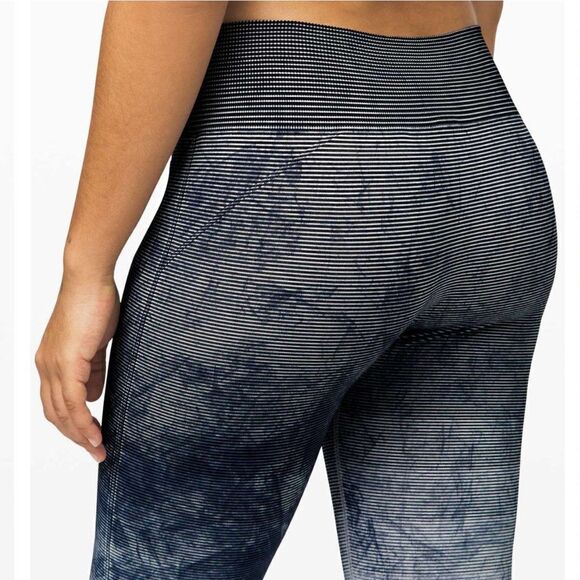 Lululemon Ebb To Train Tight Wash White Black Luna 4 - Picture 1 of 9